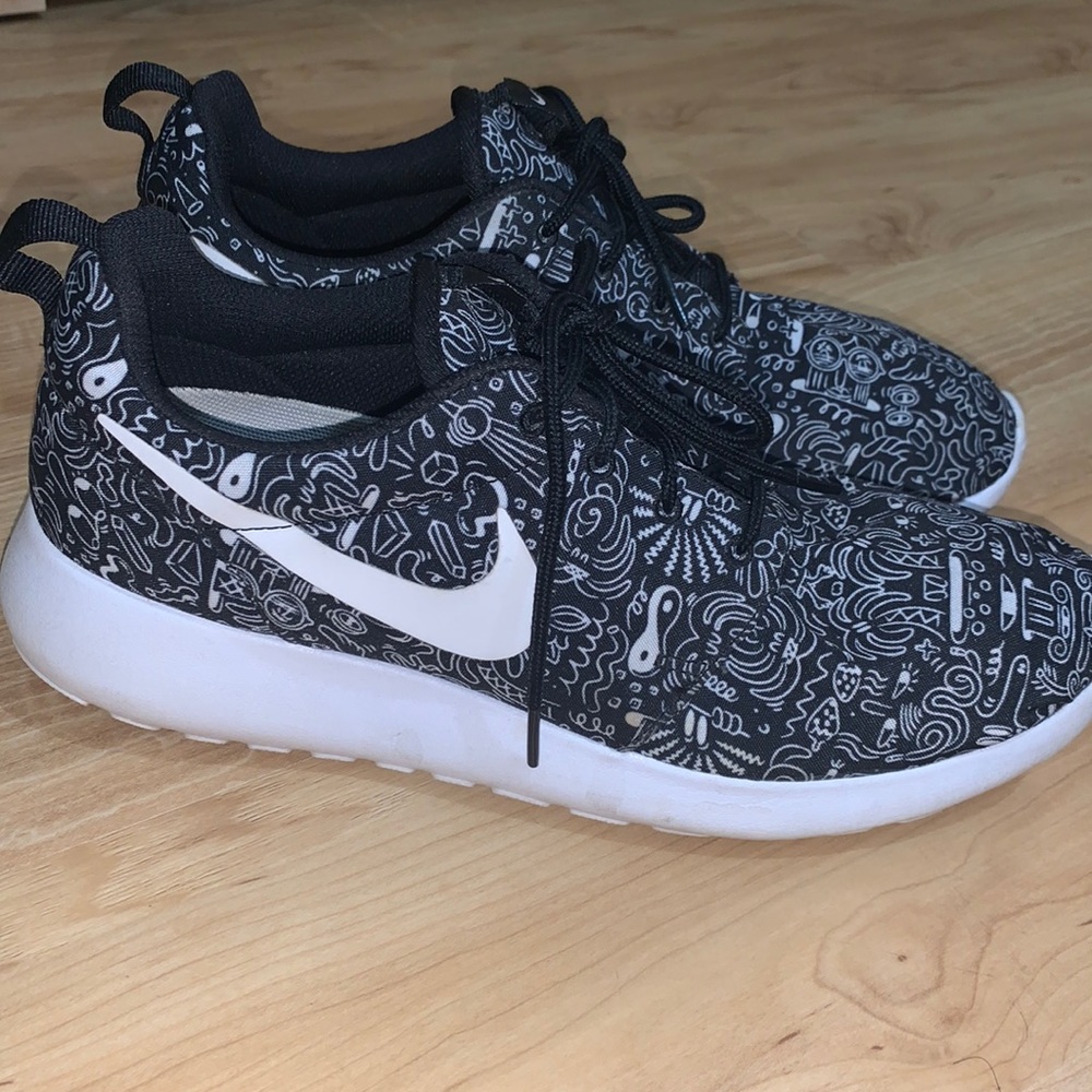 Women’s Nike Roshe One Sneakers